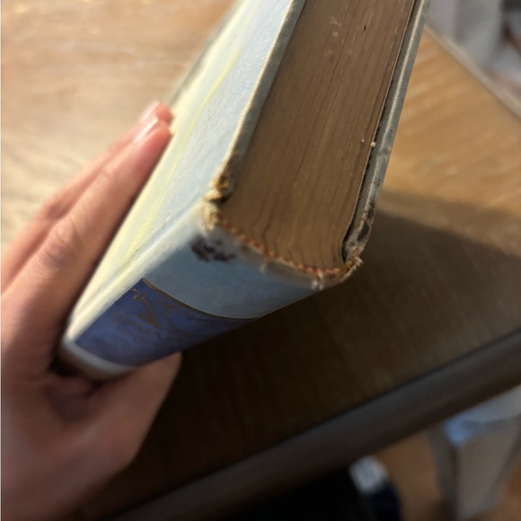 Illustrated Junior Library Grimm’s Fairytales - Picture 7 of 10